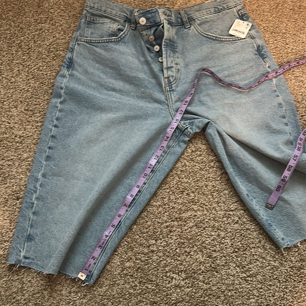Free People Light Wash Denim Knee-Length Jean Shorts - Picture 10 of 11
